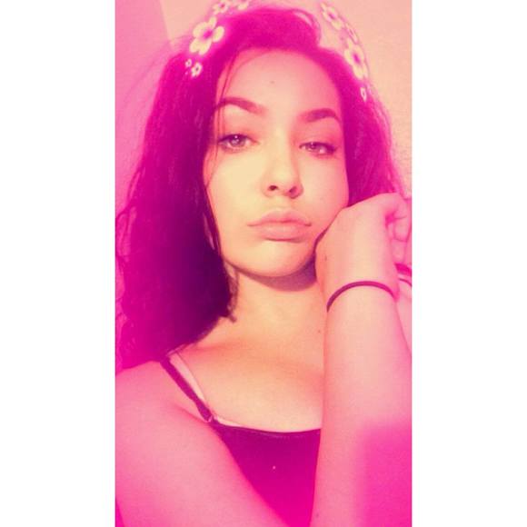 Meet your Posher, Christina - Picture 1 of 1